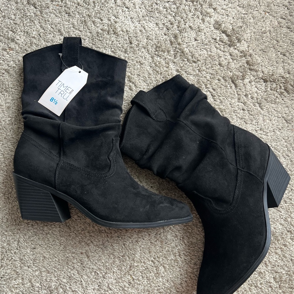 Time and Tru Women's Black Heeled Boots. Size 8.5